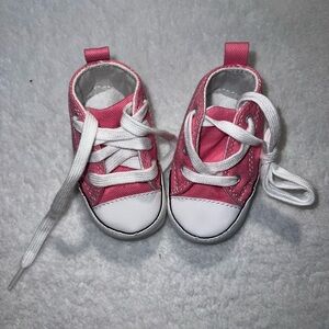 🩷5/$25 Pink baby converse sz 1